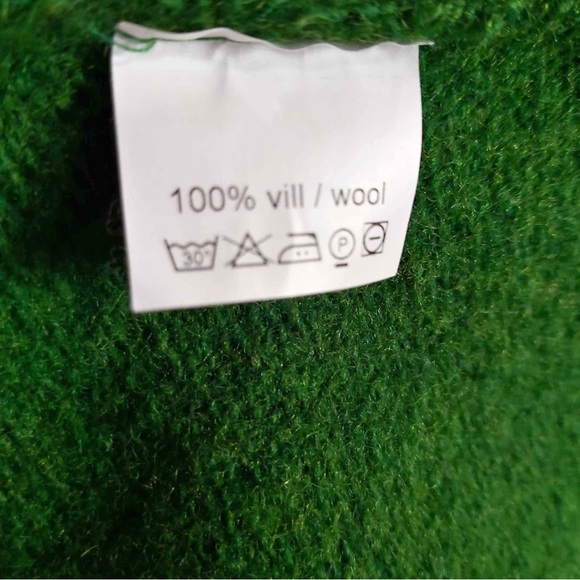 100% Wool Grass Green Blazer with Silver Buttons - Picture 6 of 6